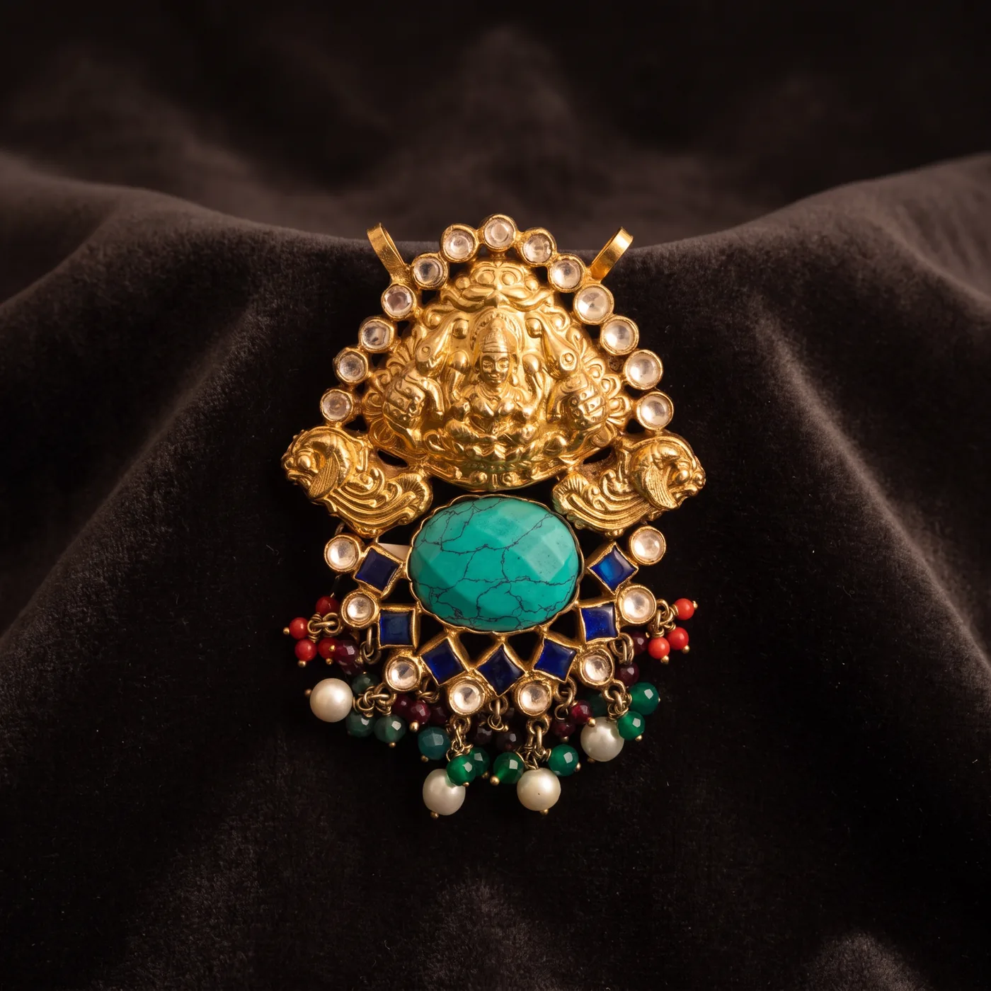 Temple & antique jewellery — Nitaris marketing photo
